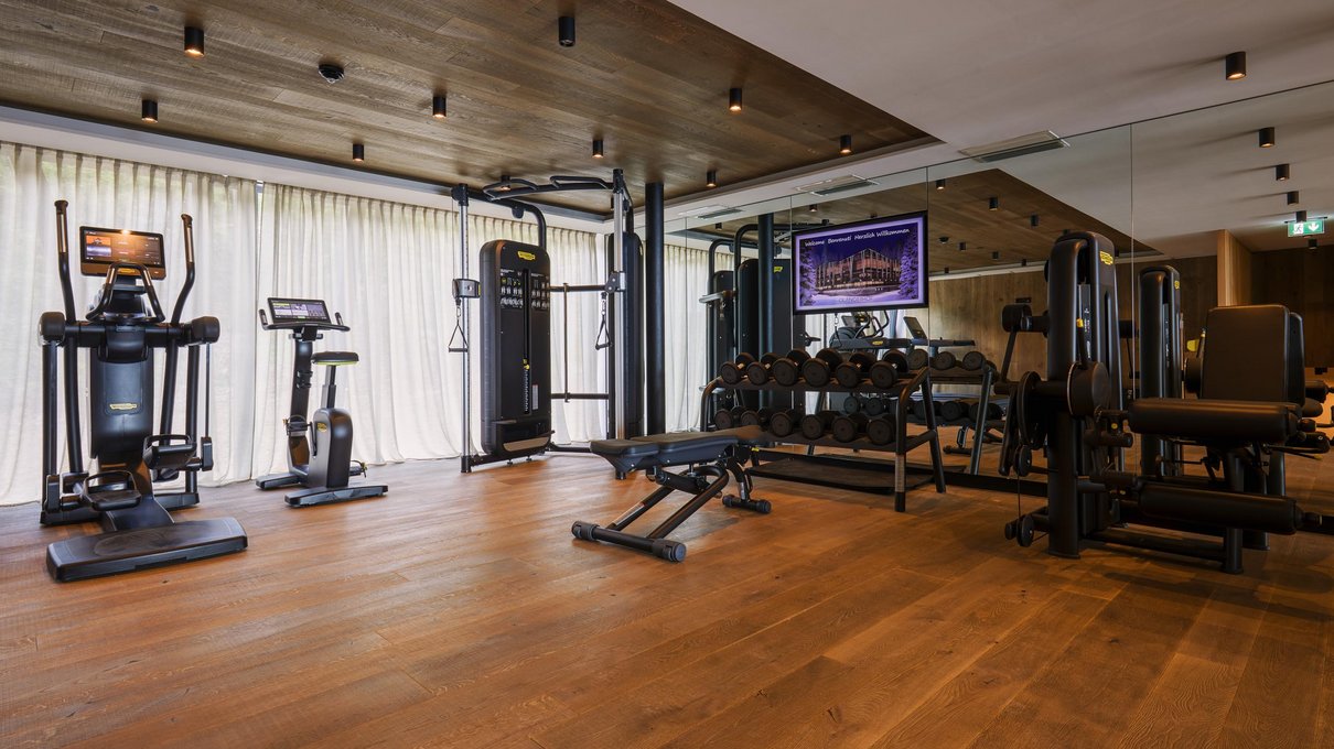 Deine Unterkunft im Pustertal: oh, wow! Fitnessstudio mit modernen Geräten und Holzboden